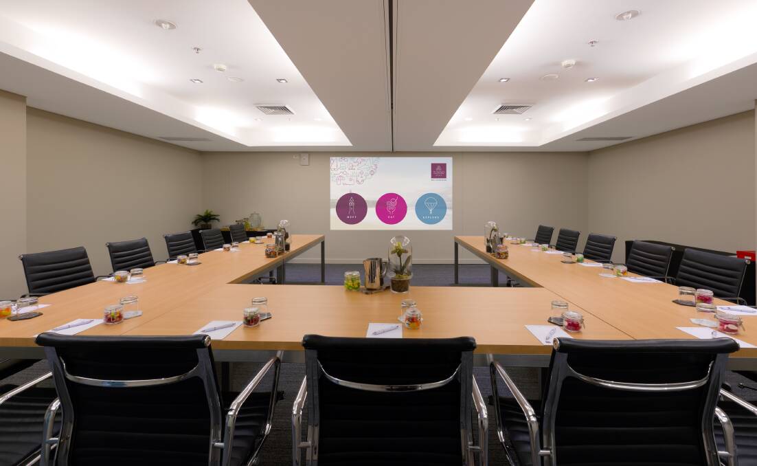 Escarpment room: There are many conference benefits too such as complimentary access to high speed Wi-Fi, lead-in AV package and access to several facilities.