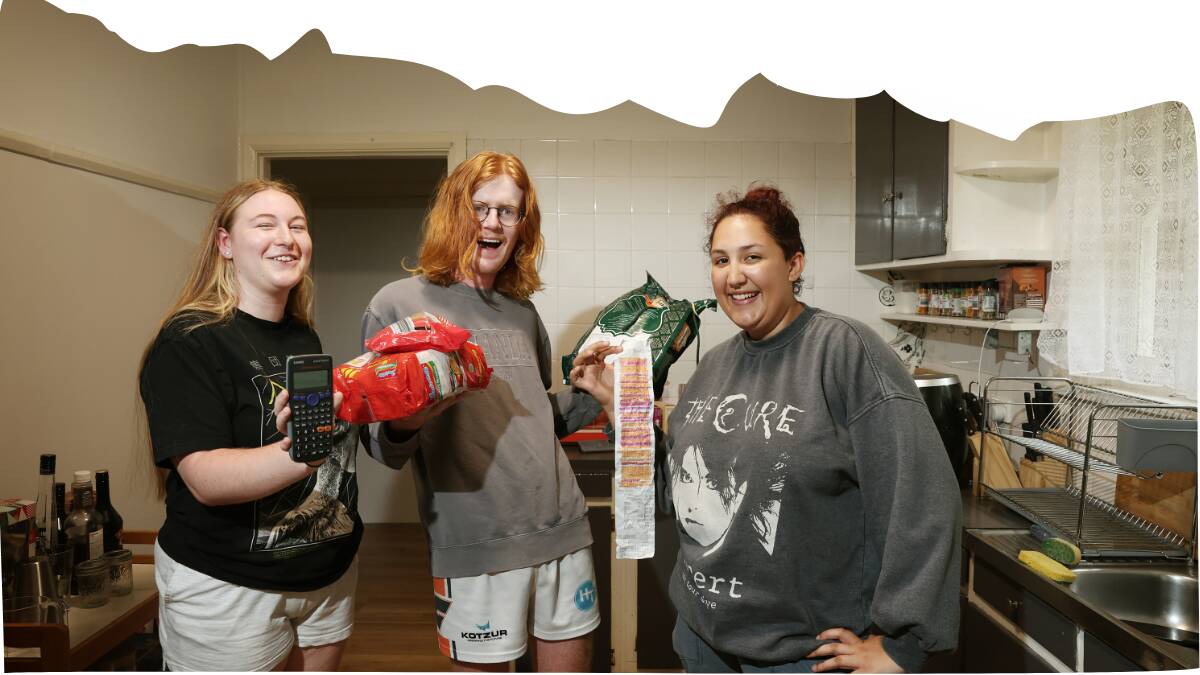 Tamara Stewart, Charlie Seidel and Nadia Paige save hundreds on grocery shopping now. Picture by Sylvia Liber