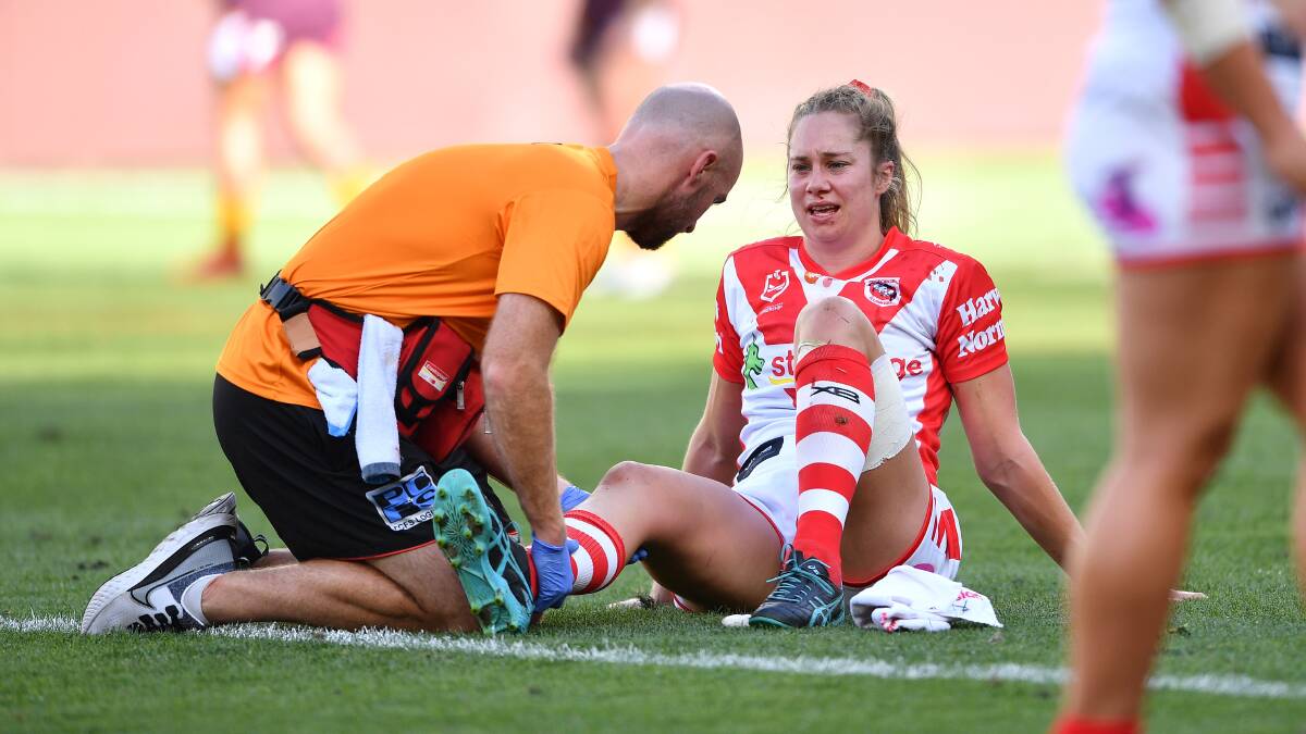 Anguish: Kezie Apps suffered a medial ligament injury in Saturday's loss. Picture: NRL Imagery/Gregg Porteous.