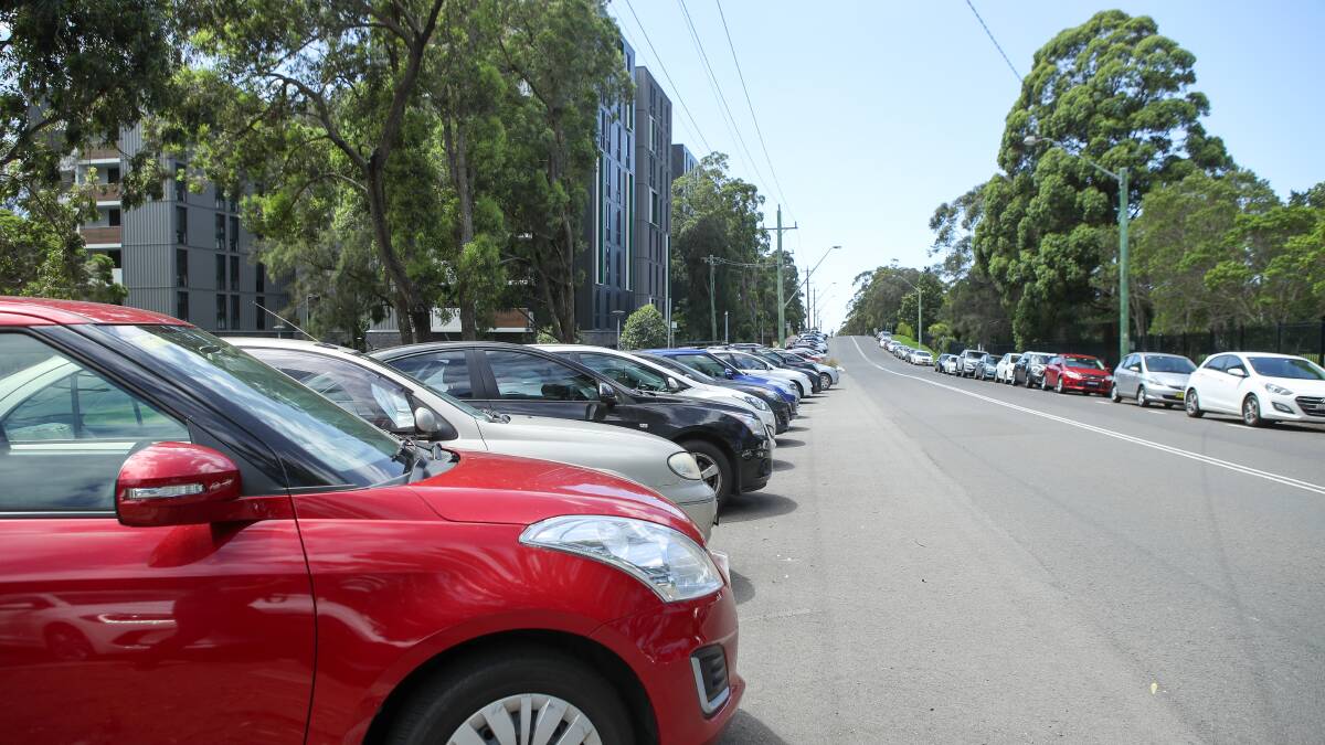 'It's up to the university to build more car parks': Wollongong council