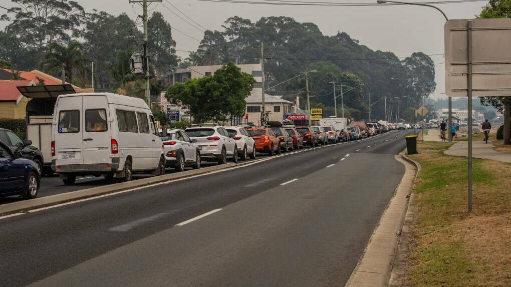 Batemans Bay traffic at a standstill as holidaymakers evacuate. Picture: Karleen Minney