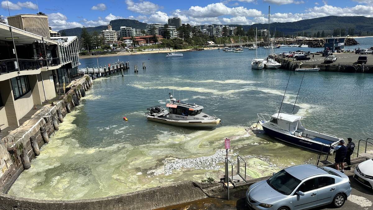 Hazmat crews sent to investigate scum in Wollongong Harbour