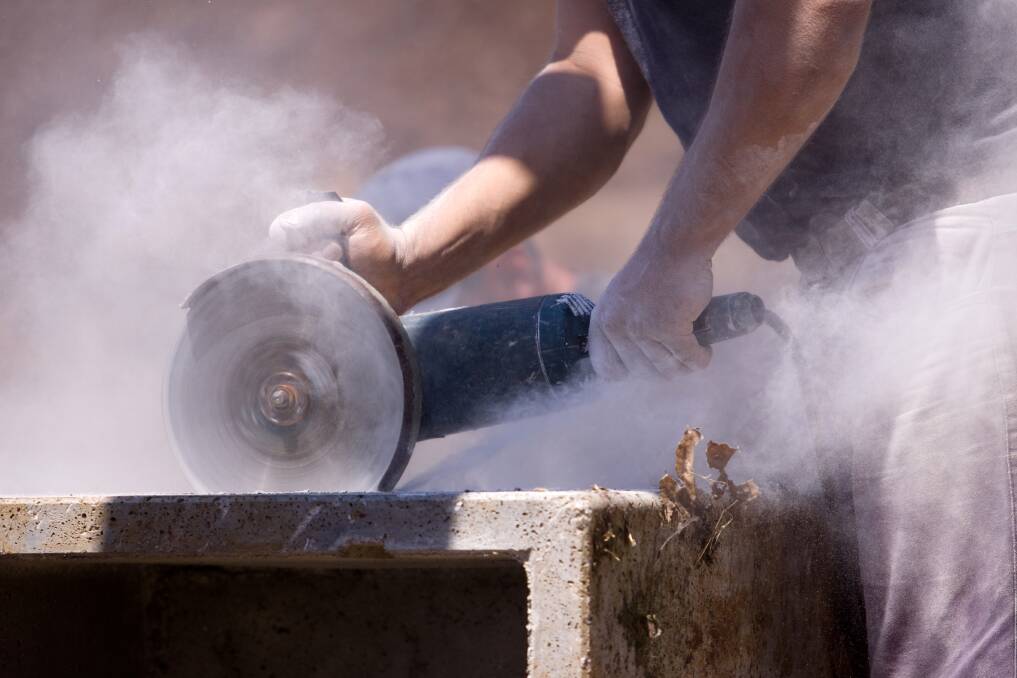 Unsafe practices: Crystalline silica dust can be found in high quantities in manufactured stone, but is also present in sandstone and ordinary bricks.