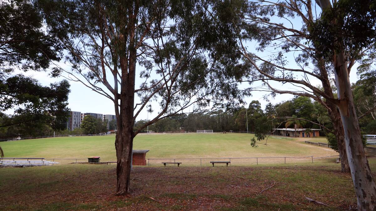 Community groups clash over UOW's Kooloobong Ovals plan
