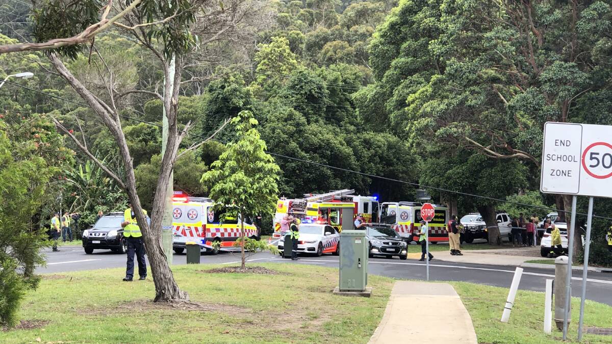 Ute crashes into house at Stanwell Park, man seriously injured