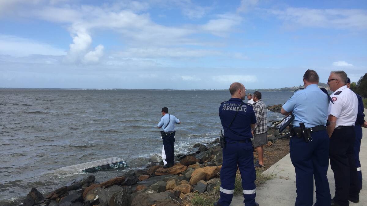 Overturned boat prompts Lake Illawarra helicopter search