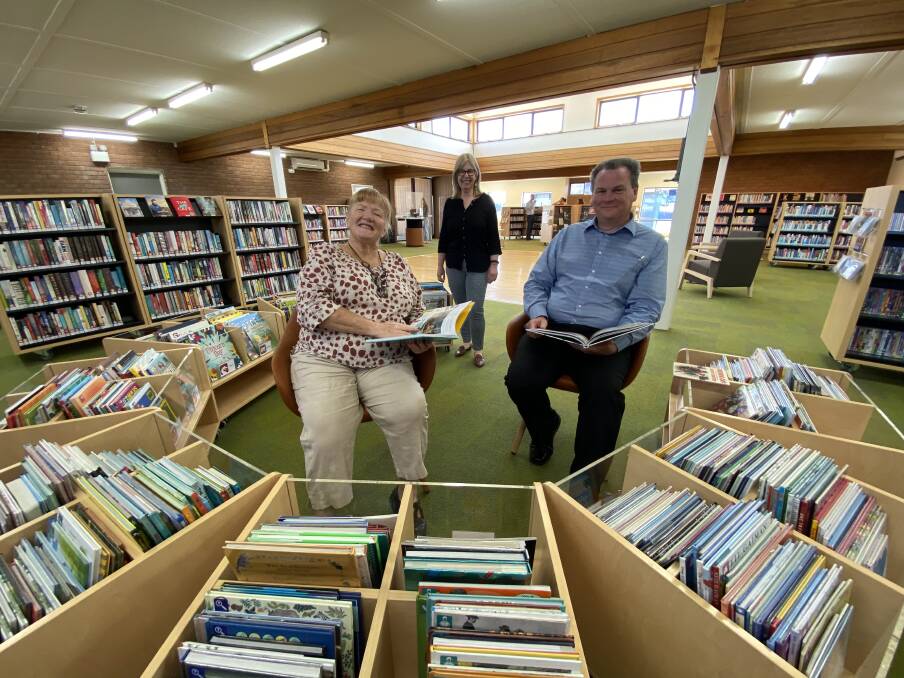 New era: Shellharbour Mayor Marianne Saliba and CEO Carey McIntyre check out the updated Oak Flats library. Picture: Supplied. 
