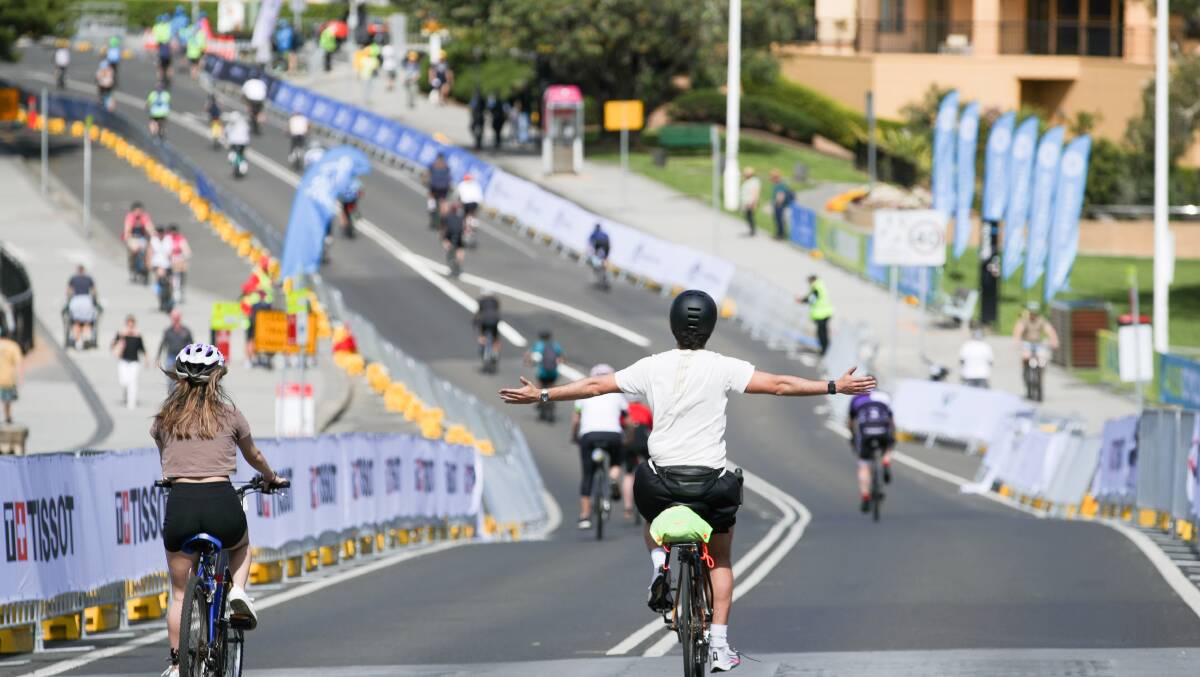 The community ride, held on the first day of UCI world championship events, gave people a taste of what it was like to ride safely on Wollongong roads.