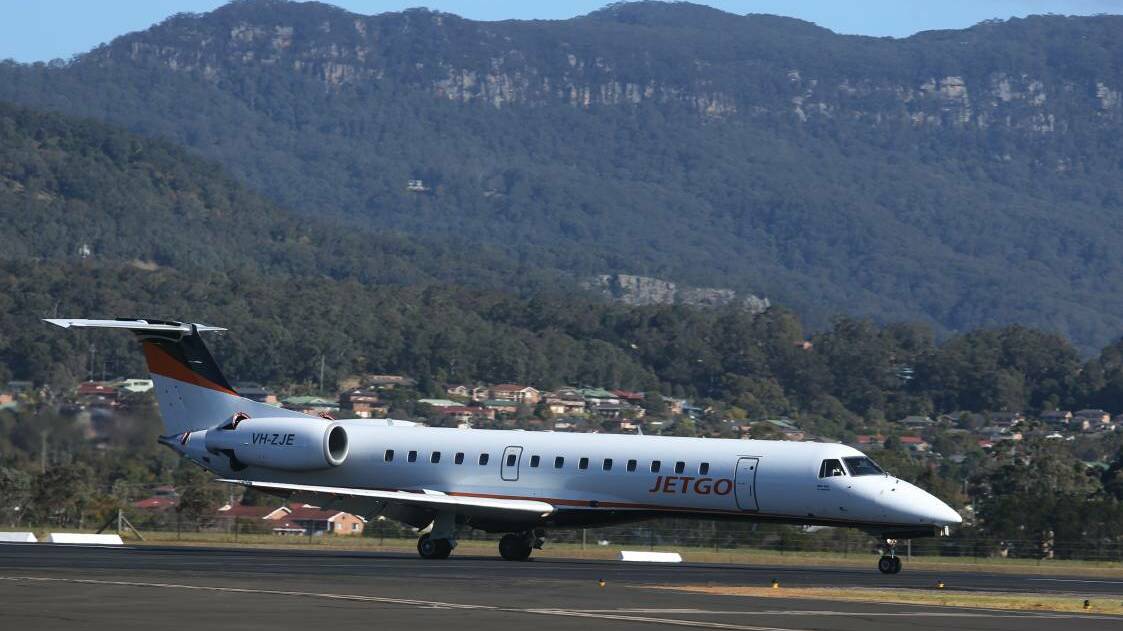 Shellharbour mayor wants Illawarra passenger flights 'back up in a month'