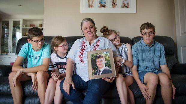 Elizabeth Vidler's son, Christian died in a crash on the Hume Highway in September. He left four children behind. From left to right: Declan 13, Tarmia 8, Liz Vidler, Marquisha 11, Lauchlan, 15, at their Bradbury home.  Photo: Louise Kennerley