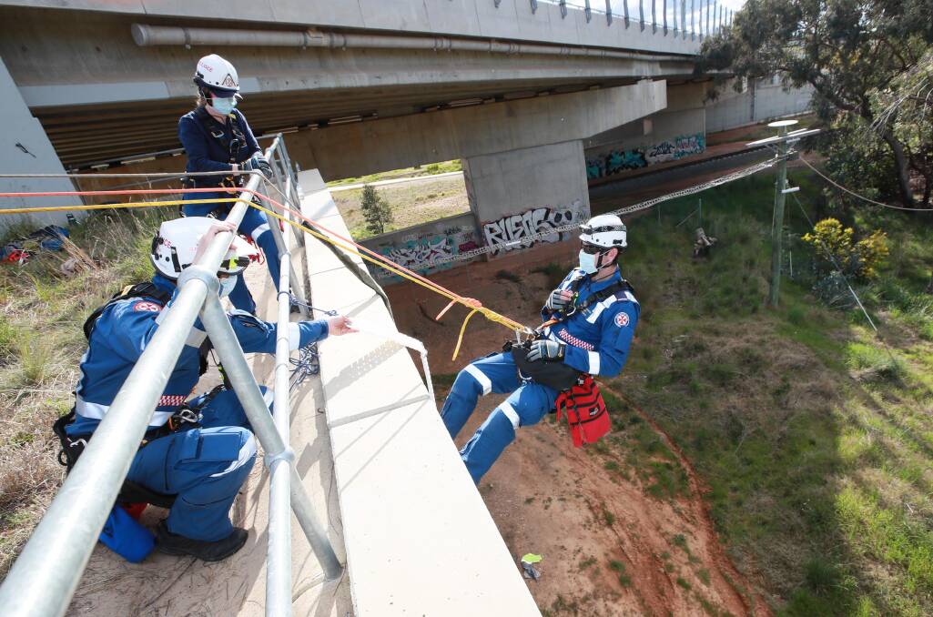 Sometimes a rescue operation needs to be implemented if a patient is in a difficult spot to access. Earlier this year, Riverina paramedics brushed up on their rescue skills at Kapooka Bridge. 