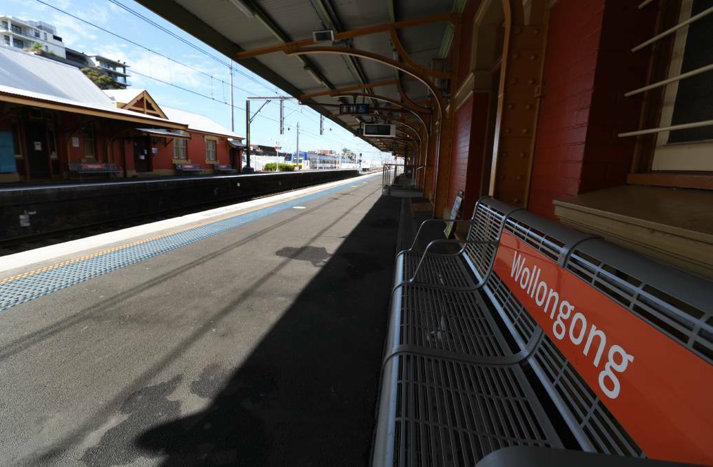 Man accused of kicking woman in face at Wollongong train station