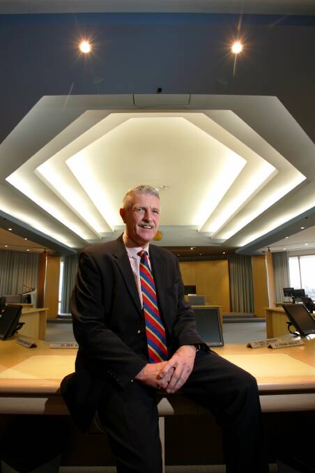 Vale Rod Oxley: Ex-Wollongong council GM 'polarising, controversial, loved'