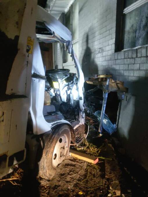 Illawarra road worker's tip truck crashes into Milton home