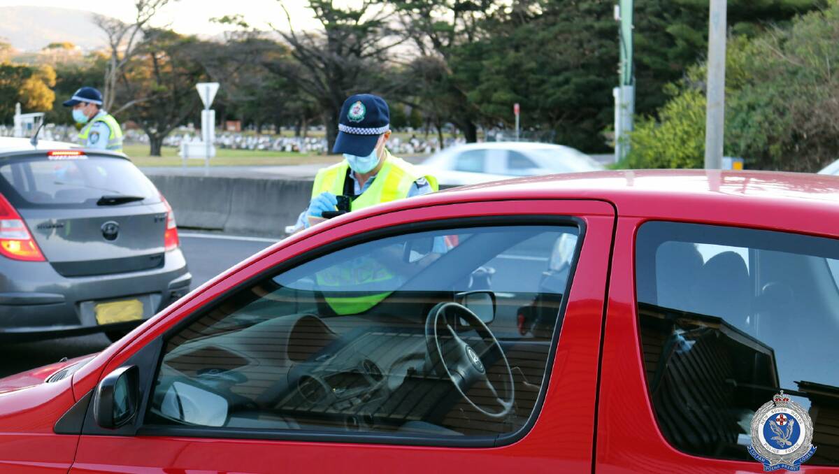 South Coast Police undertaking COVID compliance checks along the Princes Highway at Bombo. Image: NSW Police