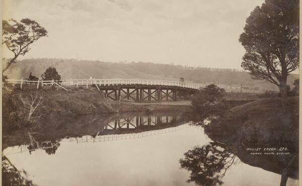 Historical image of Mullet Creek. Picture from National Library of Australia.