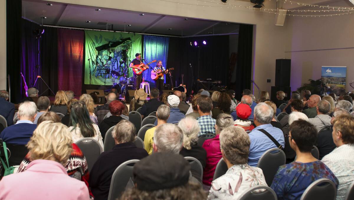 Flashback to September 2019, with Buck and Deanne performing as park of Woodstock Revisted at Folk by the Sea Kiama. Picture by Anna Warr.
