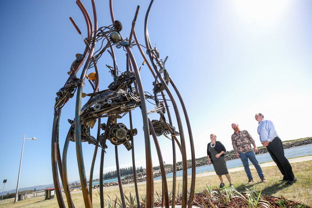Kane Minogue's sculpture at the foreshore of Lake Illawarra. Picture by Adam McLean.