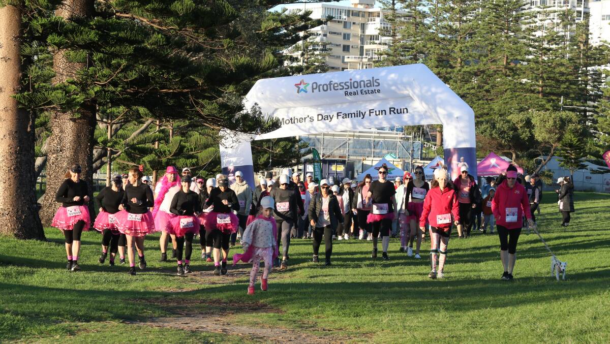 The beginning of the Mother's Day Claasic at Stuart Park, North Wollongong, on Sunday. Picture: Robert Peet