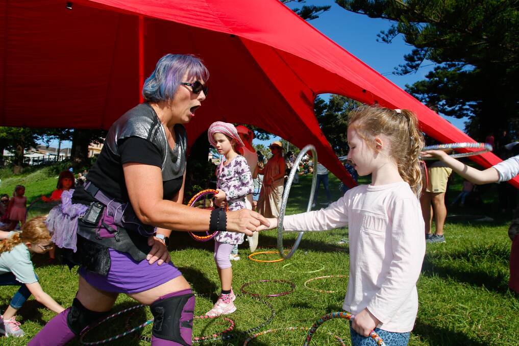 Circus and street performers are in Kiama this weekend for the KISS Arts Festival. Picture: Anna Warr