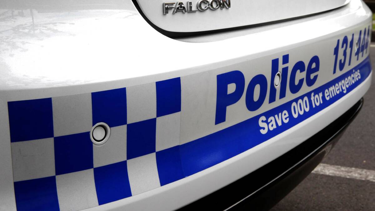 Man armed with axe robs Kiama Downs business