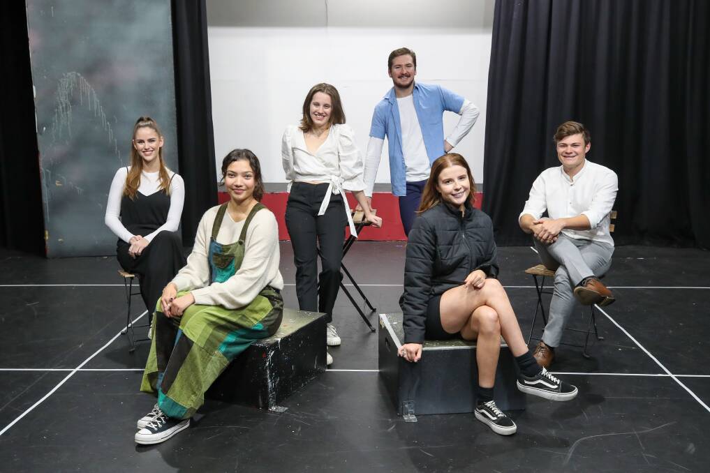YOUNG HOPEFULS: Naoise Champion,Ella Capobianco, Billee Paige Harris, Samuel Litvensky, Bonnie Bate and Lachlan Hutchinson are involed with an upcoming theatre show '10 Days and Counting'. Picture: Adam McLean