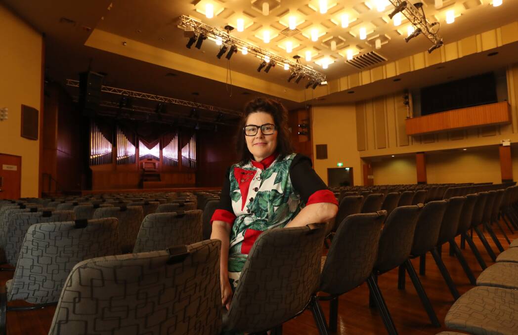 Playwright Alana Valentine at Wollongong Town Hall. Picture by Robert Peet.