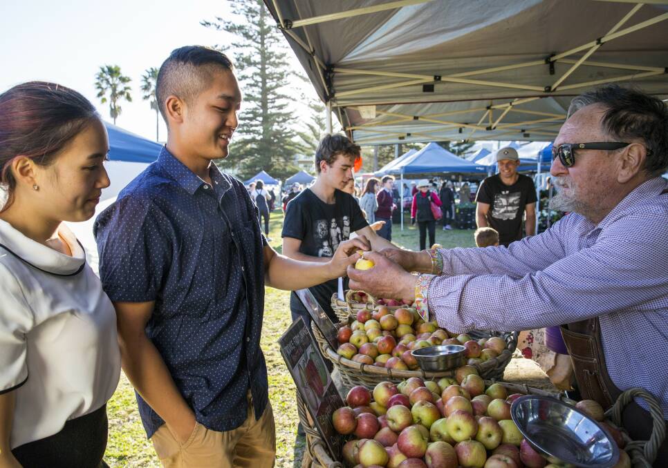 The Kiama Farmer's Market held every Wednesday at Coronation Park in Kiama for fresh produce and tasty treats - 3pm to 6pm. Picture by Destination NSW