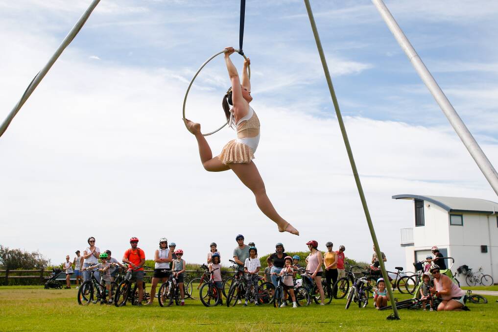 ON TRACK: Around 150 cyclists enjoyed multiple free performances along Wollongong's bike track on Saturday for Ride the Cultural Gong. Picture: Anna Warr