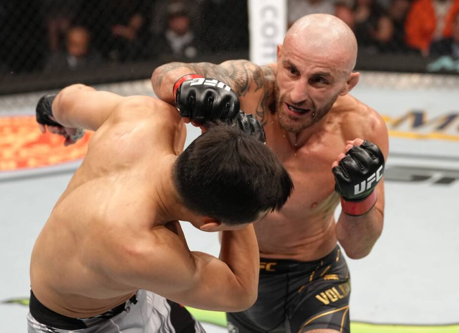 SAVAGE: Alex Volkanovski landed 124 significant strikes to just 38 in a comprehensive stoppage win over 'Korean Zombie' Chan Sung Jung on Sunday. Picture: Getty Images