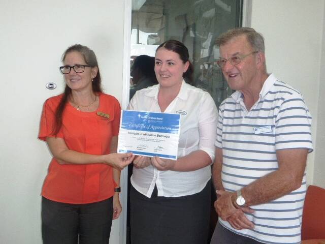 Horizon Credit Union’s area supervisor Julie (left) and Bermagui manager Nicole with the Certificate of Appreciation presented by Narooma SVdP president, Bill Clarke. 