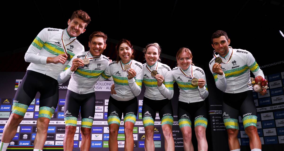 Luke Durbridge, Lucas Plapp, Georgia Baker, Sarah Roy, Alexandra Manly and Michael Matthews after taking bronze in the mixed team relay in Wollongong. Picture by Con Chronis/Getty Images