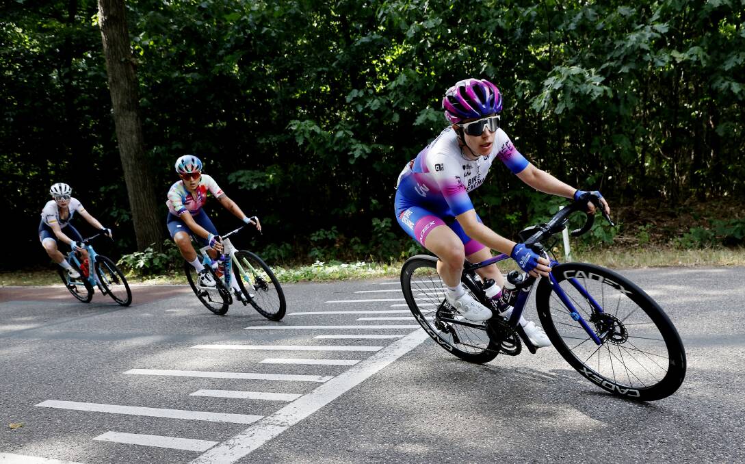 Australian Amanda Spratt (right) during the 25th Simac Ladies Tour 2022 in the Netherlands in September. Picture by Bas Czerwinski/Getty Images