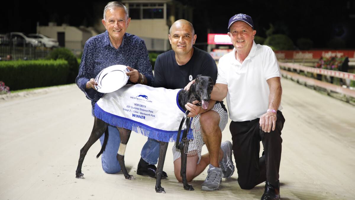 Top hope: Mark Gatt (middle) with Stanley Road after winning the Summer Distance Plate. Picture: GRNSW