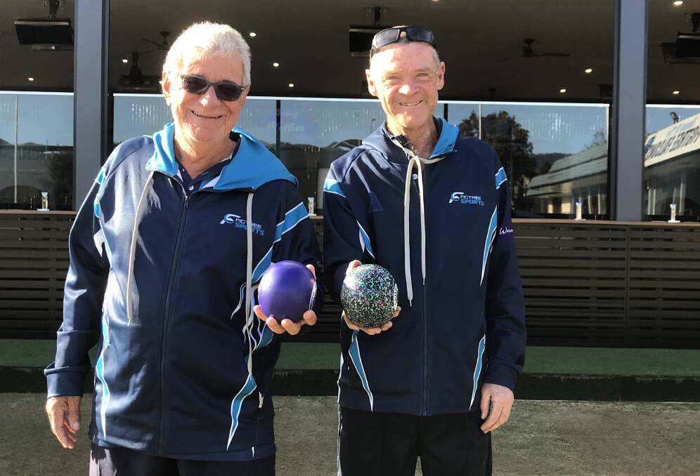 Mates: Robin Smith and Alan Jones fought out the 2021 Figtree Senior Singles final. Picture: Mike Driscoll