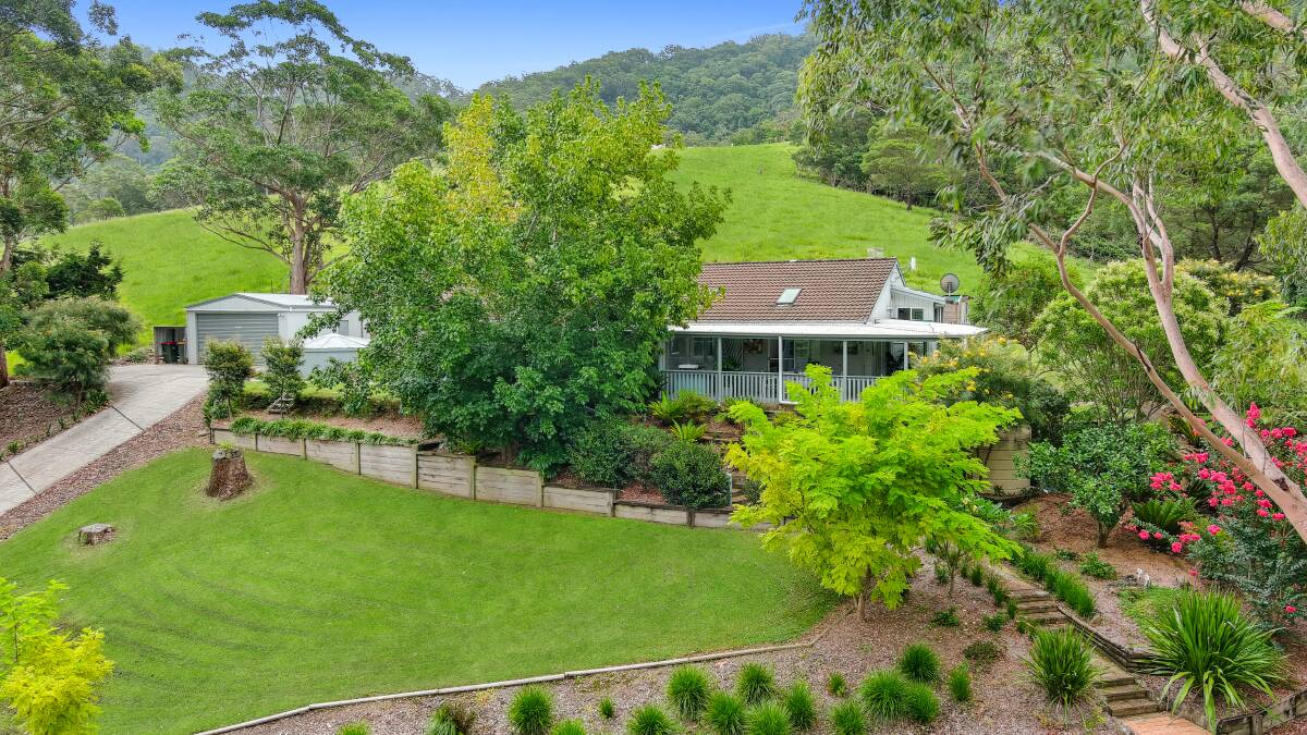 Live the country life on a stunning acre in Jamberoo