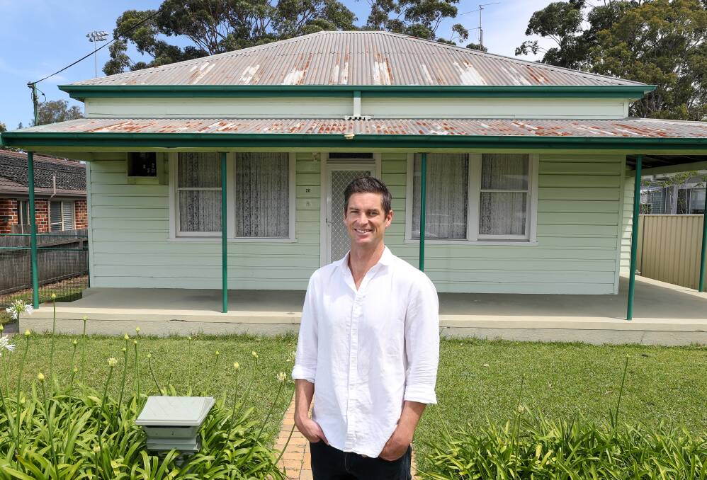 Stephen Bird is pictured on Thursday, November 9, outside the Woonona home he is selling, sans land. Picture: Adam McLean 