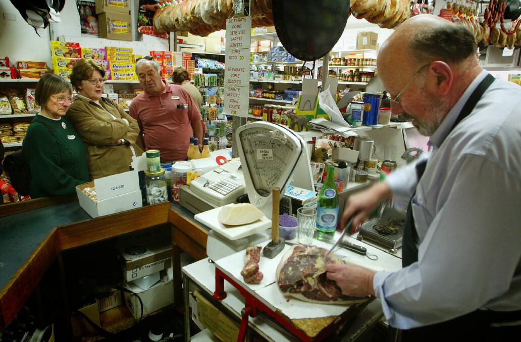 EL MAESTRO: In 2004, Oscar showing visitors how to slice the jamon paper-thin.