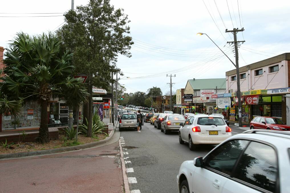 Lawrence Hargrave Drive at Thirroul in 2009 .... resident Murray Jones said the traffic problems in the northern suburb have steadily gotten worse. Picture: Kirk Gilmour