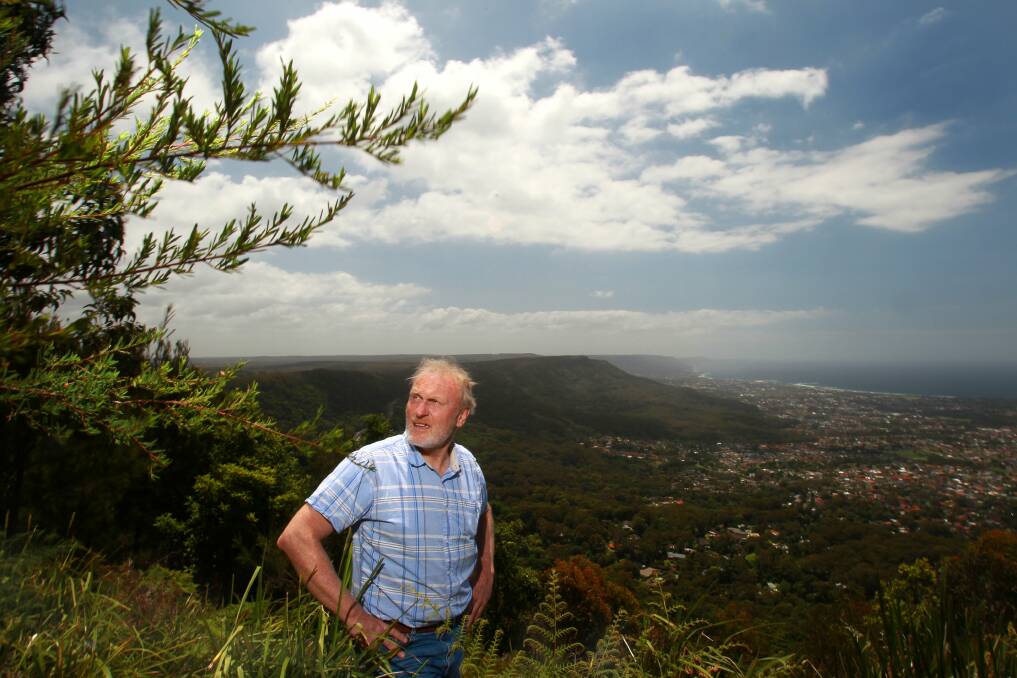 Professor Ross Bradstock at Mount Keira lookout in 2011. 