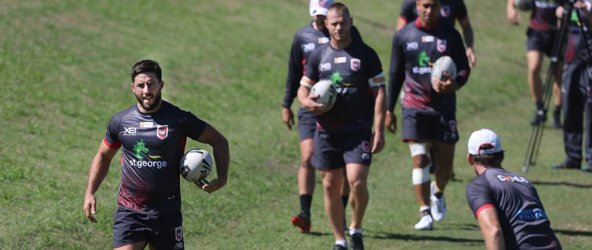 Great expectation: Ben Hunt (left) at Dragons training at WIN Stadium this week. Picture: Robert Peet
