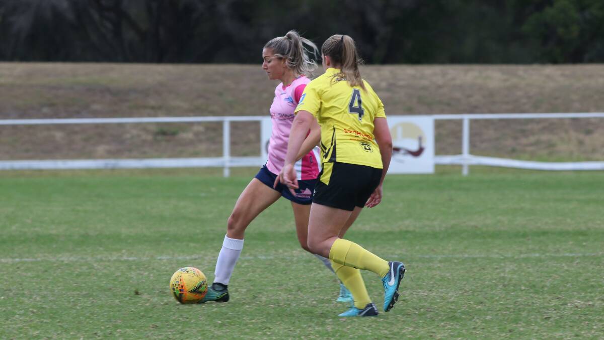 Comeback trail: Liana Danaskos in action for the Stingrays last year. She will return in the lead-up to finals. Picture: Georgia Matts