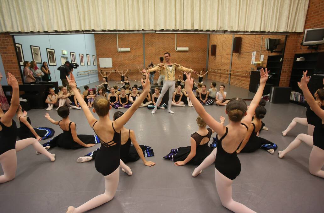 INTENSIVE: Arcadie Nazarenco from the Imperial Russian Ballet gives technique pointed to students from the Joanne Grace School of Dance on Sunday. Picture: Robert Peet
