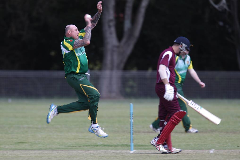 On target: South Coast bowler Darren O'Connell. Picture: Adam McLean.