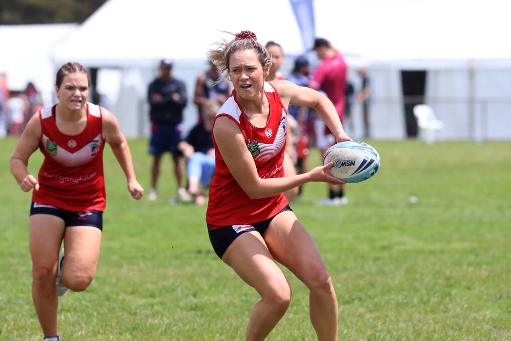 Options: Sophie Broadhead looks to pass during the NSW Country Championships at Dalton Park.