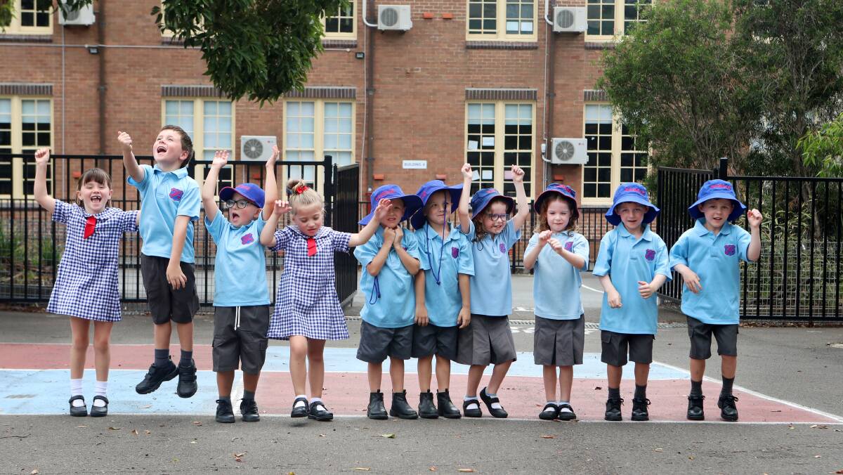 FIVE SETS OF TWINS: Heidi Percy, Eddie Percy, Koa Rees, Cielo Rees, Cooper Thompson, Flynn Thompson, Madison Bransdon, Charlotte Bransdon, Noah Murray and Samuel Murray will attend Woonona Public. Picture: Sylvia Liber.