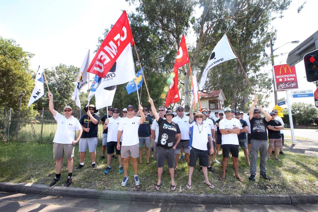 Protesting Port Kembla Coal Terminal employees have been locked out for another nine days. Picture: Sylvia Liber