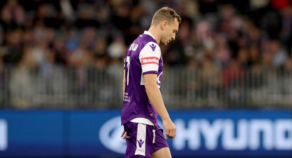 Pain barrier: Retiring Perth Glory striker Brendon Santalab during Sunday's grand final. Picture: AAP Image/Richard Wainwright