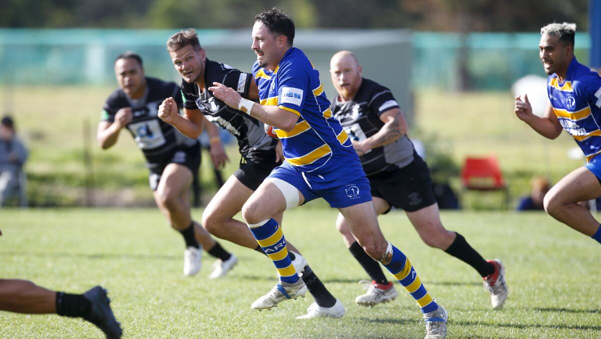 Attacking threat: Halfback Andy Duggan finds open space in Avondale's dominant victory over Kiama. Picture: Anna Warr.