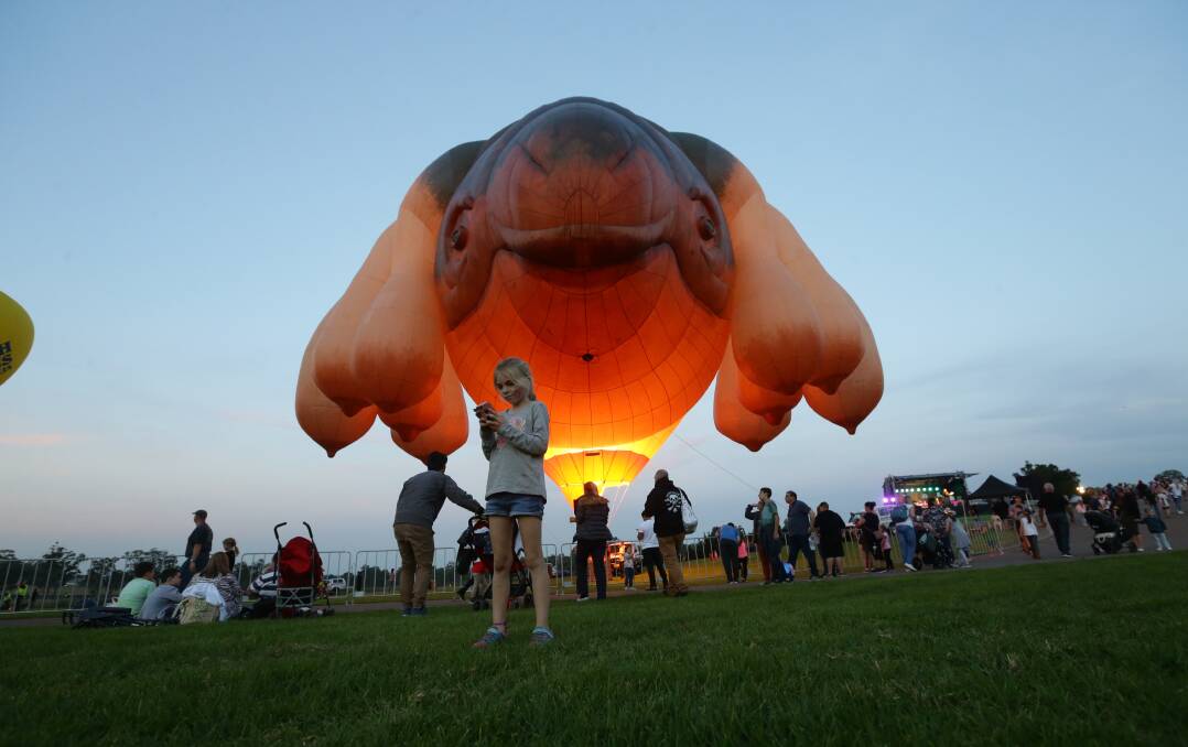 The Skywhale won over the public and went on tour, here to the Hunter Valley.